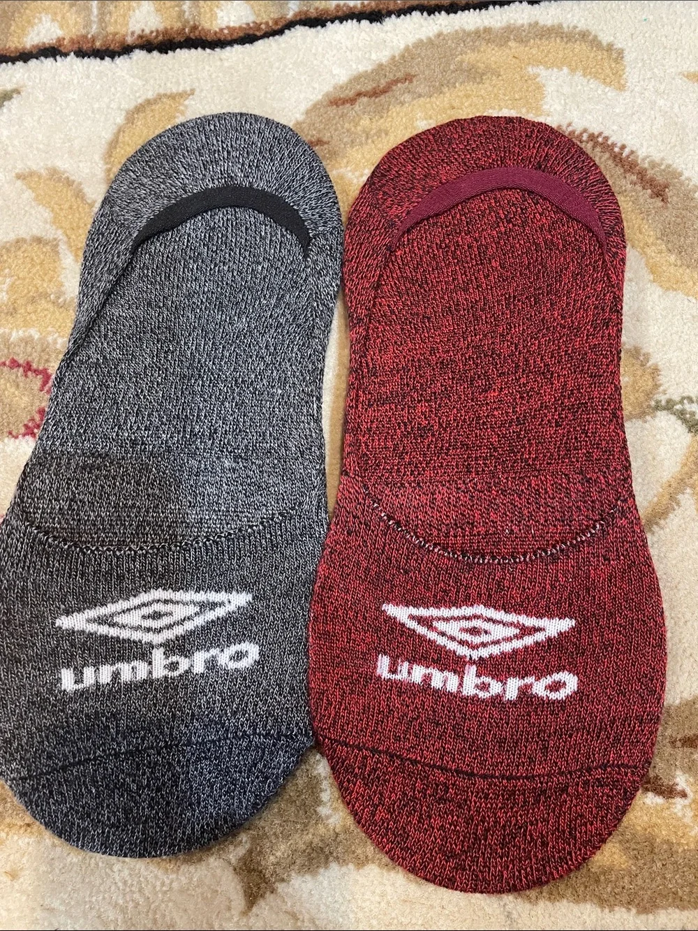 Umbro Low-Cut No-Show Socks in Gray and Red
